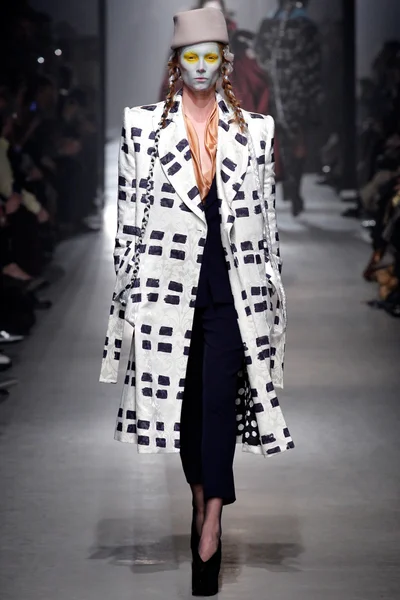 Look 29
